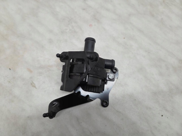 SUPPLÉMENTAIRE POMPE À EAU 3.0 TDI AUDI A6 C7 059121012A 4G0820195E