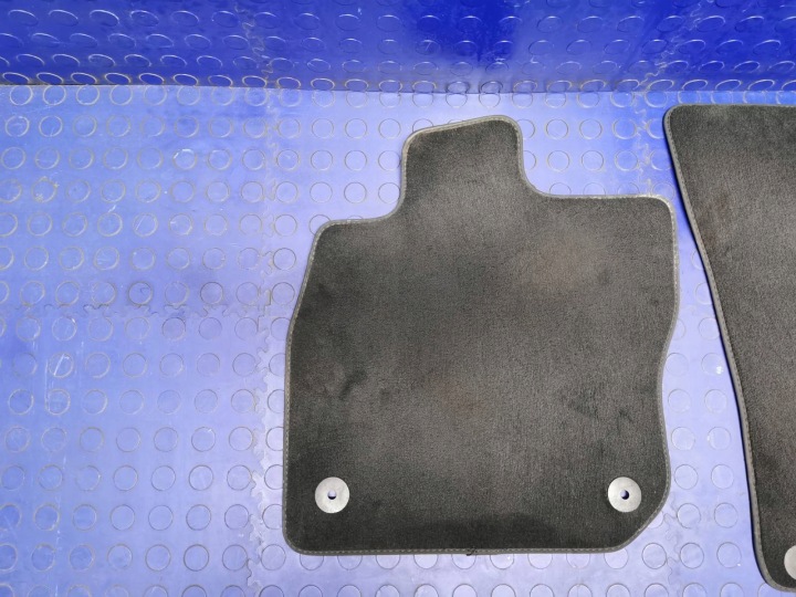 ENSEMBLE POUSSOIRS WELUROWYCH AUDI A3 8Y ORIGINAL 8Y1863011A