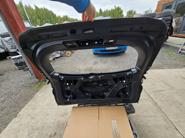 TOYOTA COROLLA E21 UNIVERSEL COUVERCLES DE COFFRE ARRIÈRE ARRIÈRE