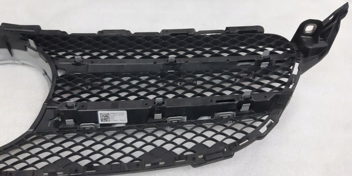 C-KLASA W205 CALANDRE GRILLE AVANTGARDE