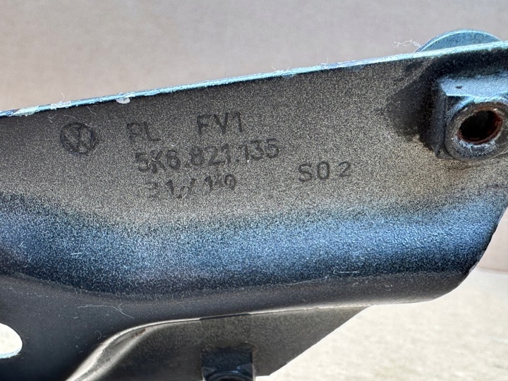 VW GOLF VI SUPPORT GARDE-BOUE GAUCHE LC9X 5K6821135