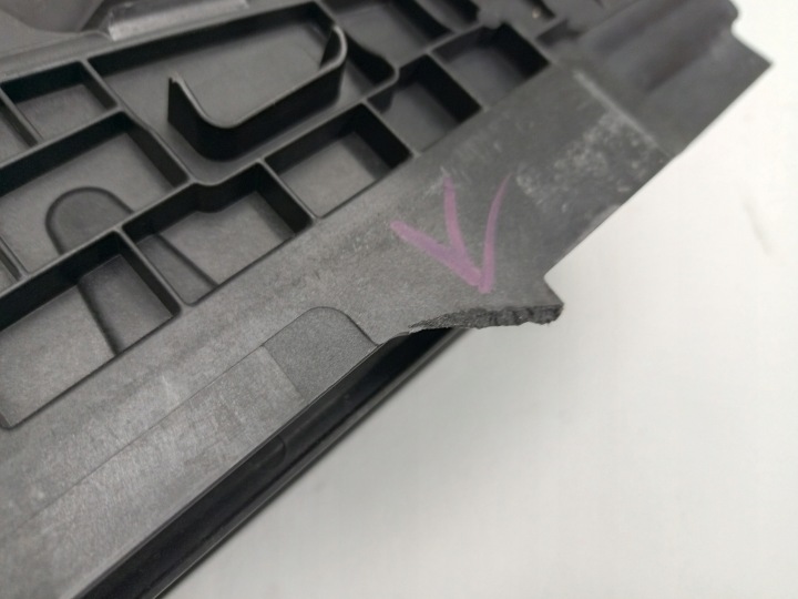 BMW 5 G30 LIFT 20- GUIDE D'AIR JALOUSIE INFÉRIEURE AVANT 5A218F6-01