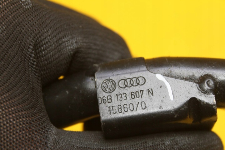 TUBES EAU TUYAU 1.8T 163KM BFB AUDI A4 B6 B7 06B133607N