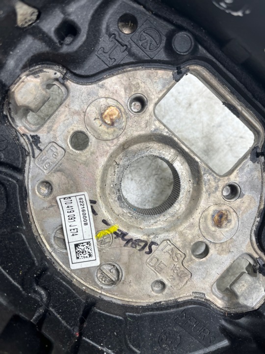 VOLANT CUIR MULTIFONCTION SKODA SUPERB II 3T0419091J