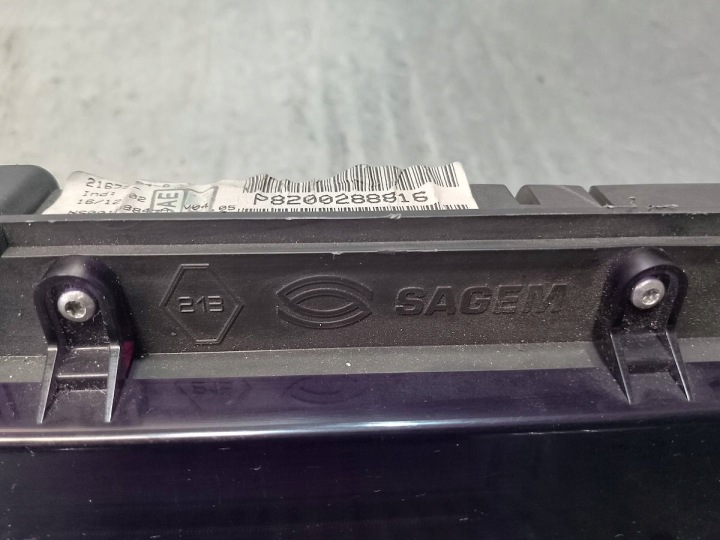 COMPTEUR RENAULT ESPACE IV 8200288816 21673204-8 NS0018884-A 1.9 DCI