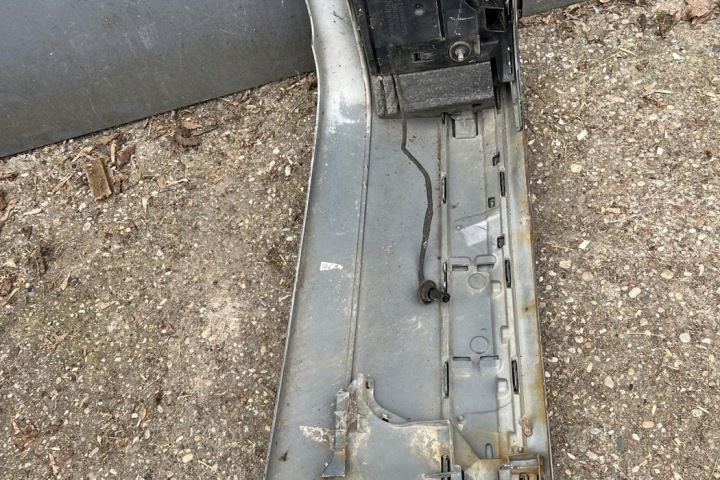 PARE-CHOCS ARRIÈRE AUDI 100 (5000) 2108800725 DIESEL 2000