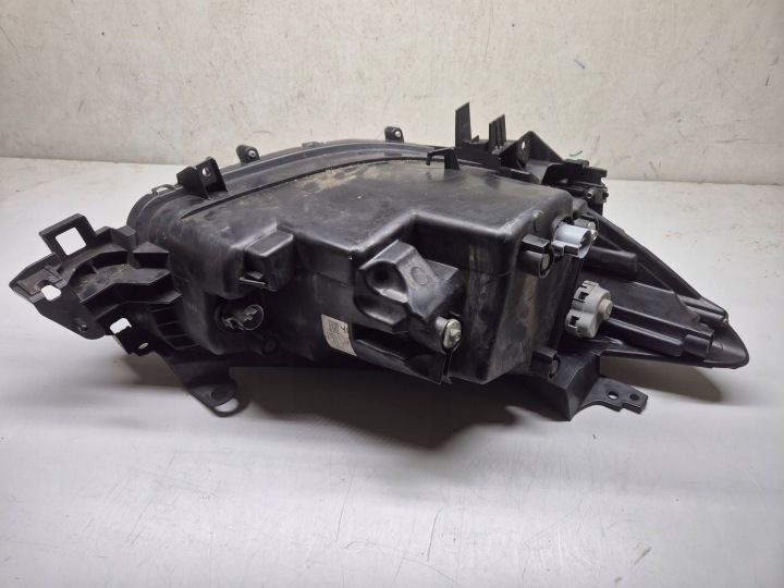 DESCRIPTION PROJECTEUR GAUCHE CÔTÉ MAZDA CX-5 15- KA1L51040C