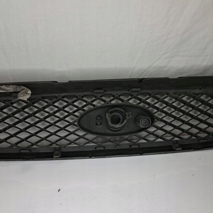 FORD FOCUS AVEC AVANT CALANDRE RADIATEUR GRILLE 4M51-8C436-A