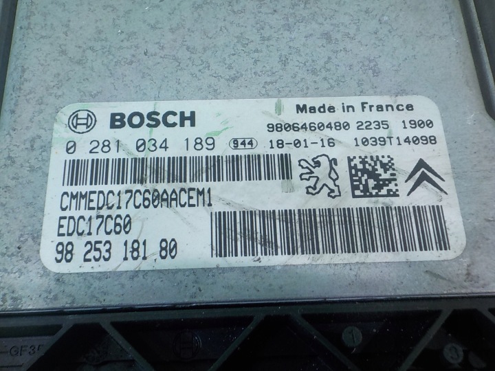 BMW 5 F10 2.0 D 11R BERLINE 4D CONTRÔLEUR ORDINATEUR MOTEUR 0281017679