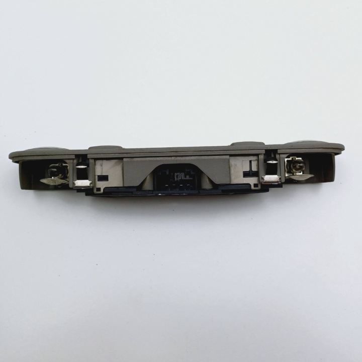 AMPOULE PLAFONNIERS ARRIÈRE AUDI A4 B6 8E0947111A NR825