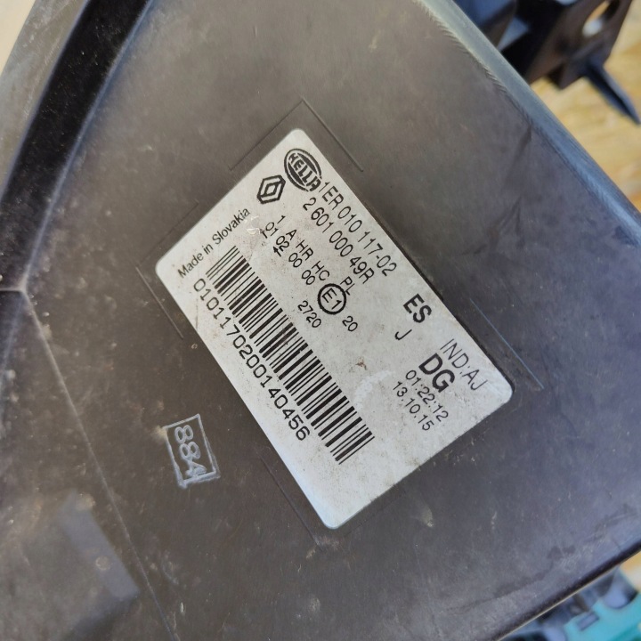 PROJECTEUR AVANT CÔTÉ DROITE RENAULT MASTER III 1ER01011702