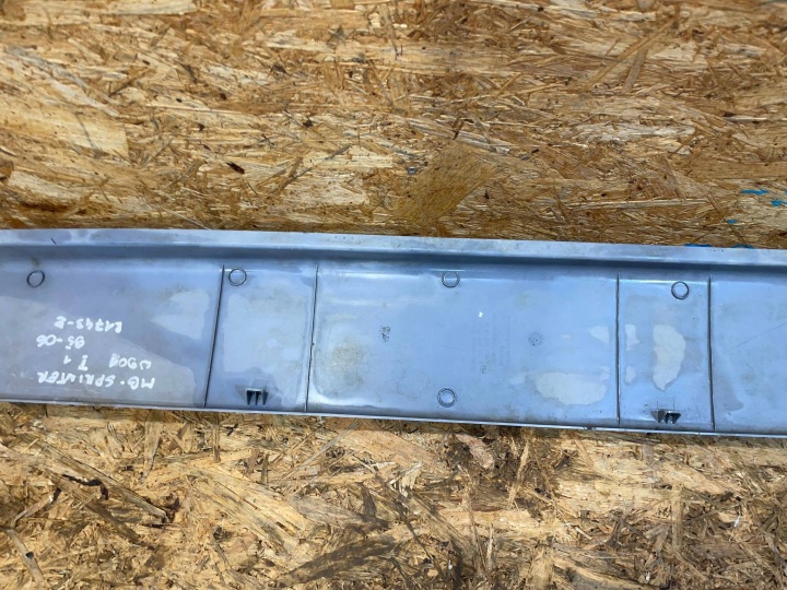 MERCEDES SPRINTER I 1 W901 95-06 PROTECTION SUPÉRIEURE MONTANTS B DROITE
