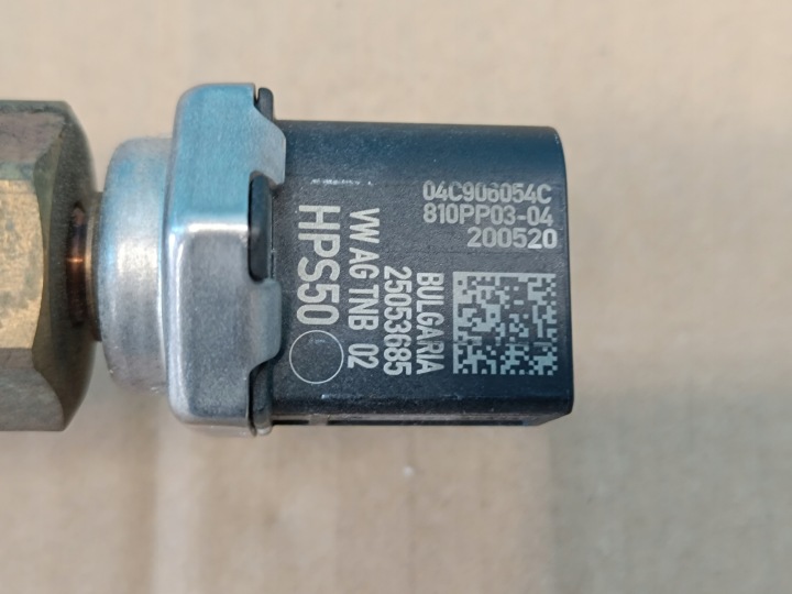 SKODA KAROQ 1,5 TSI 110KW 2020 R MOULURE INJECTION CAPTEUR 05E133320