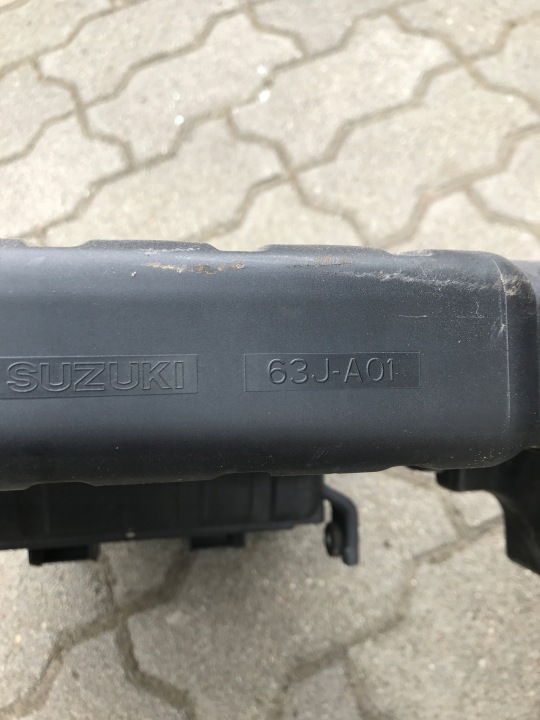 CHÂSSIS FILTRE AIR SUZUKI SWIFT MK6 63J-A01