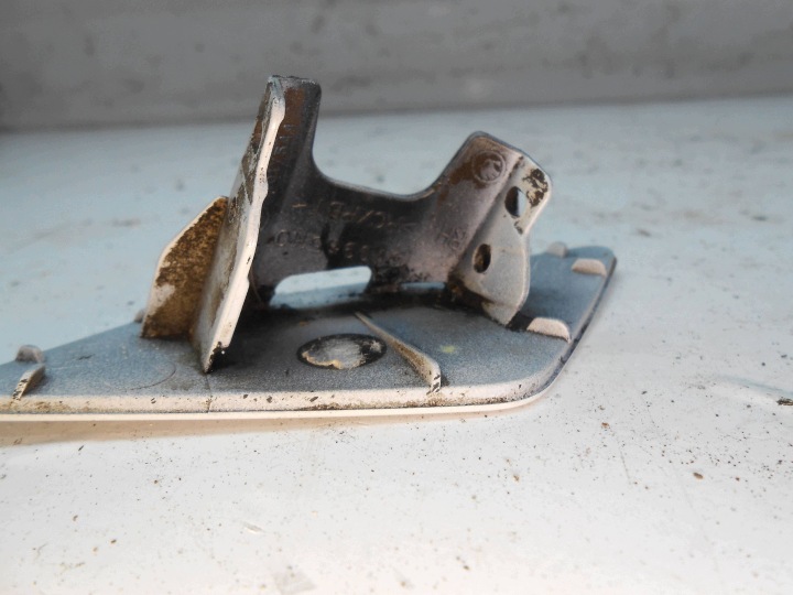 SKODA SUPERB III 3 BOUCHON LAVE-GLACE PHARES DROIT AVANT PEINTURE LS9R