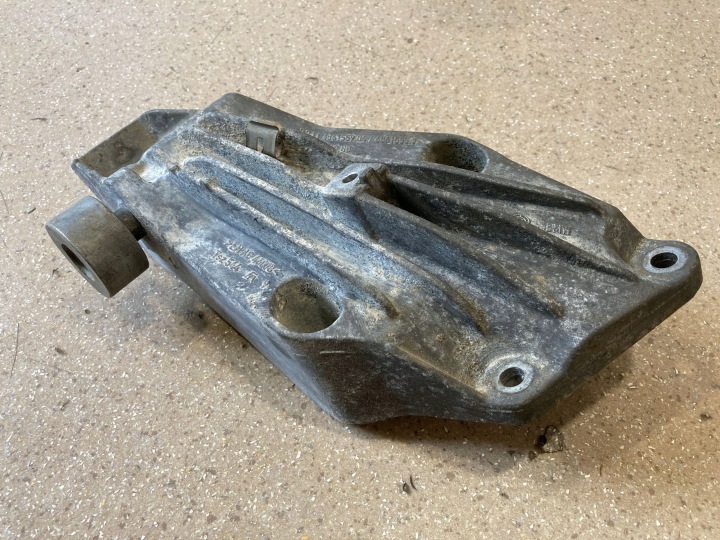 POIGNÉE MOTEUR GAUCHE CÔTÉ BMW 3 G20 G21 6861559