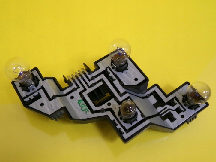 DOUILLE D'AMPOULE GAUCHE ARRIÈRE FORD KA 97KG13N004BA NR383
