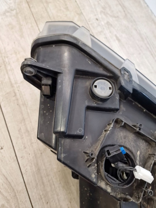 VW AMAROK LIFT PHARE GAUCHE AVANT AVANT XÉNON 2H3941031
