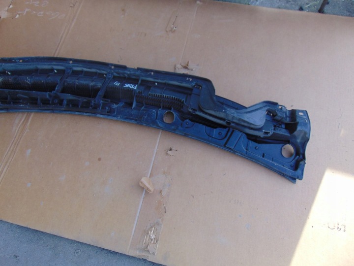 TOYOTA OE 55781-47090 DOUBLURE DE PASSAGE DE ROUE PLASTIQUE