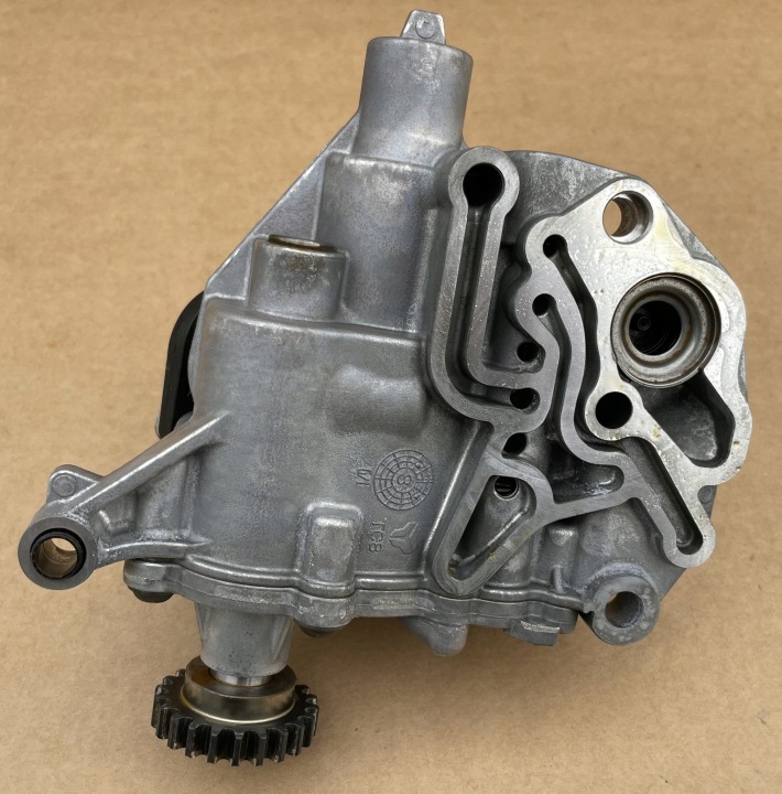 POMPE HUILES 06H115105FL VW SKODA COMME NEUF ORIGINAL