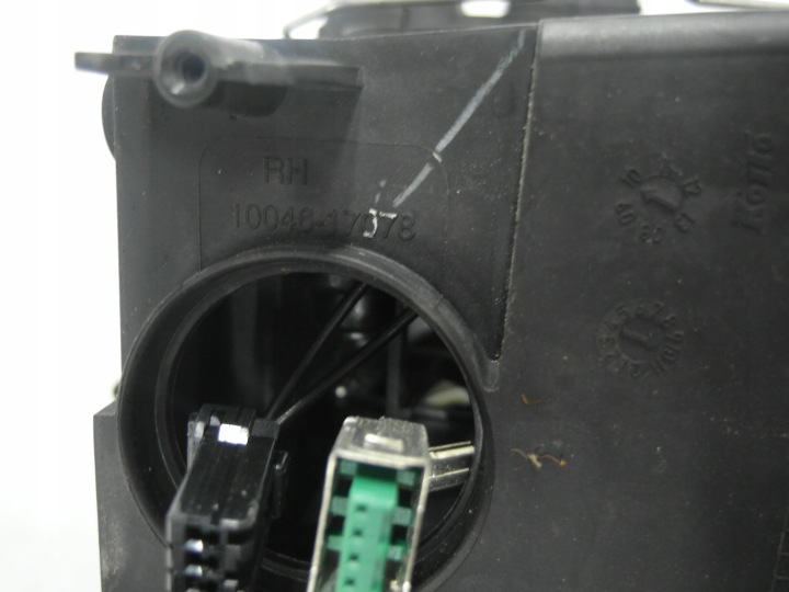 AUDI Q5 8R0 AVANT RESTYLAGE DIRECTIONNELLE PHARE AVANT DROITE