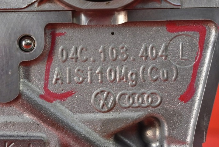 CULASSE MOTEUR 04C103404L SKODA FABIA III 1.0 TSI