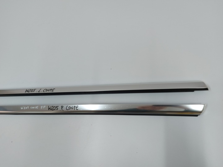 MERCEDES W205 COUPÉ GAUCHE MOULURE RACLOIR PORTES GAUCHES 18R.