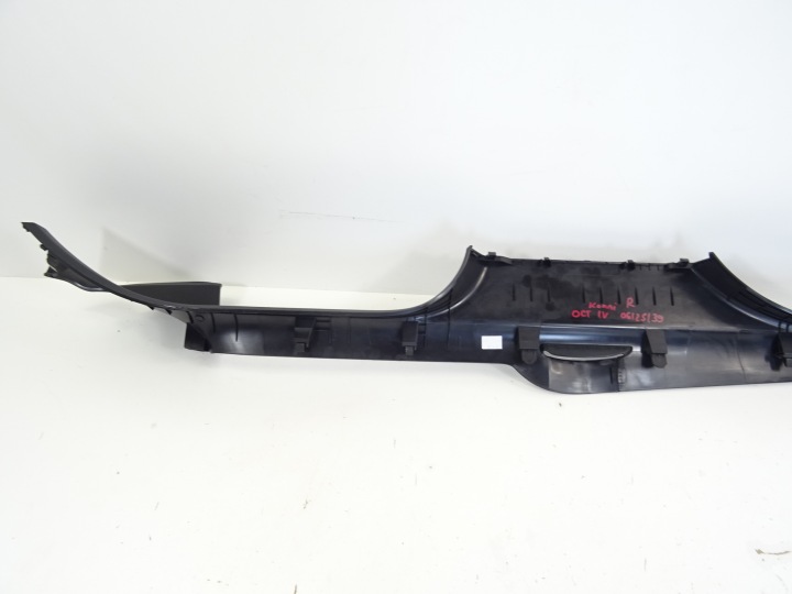 5E3853372 SKODA OCTAVIA 4 IV PROTECTION SEUIL MOULURE SEUIL DROITE REVÊTEMENT