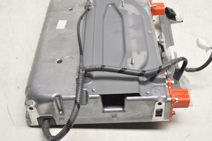 TOYOTA PRIUS III 1.8 HYBRIDE CONVERTISSEUR TENSION G9090-47040