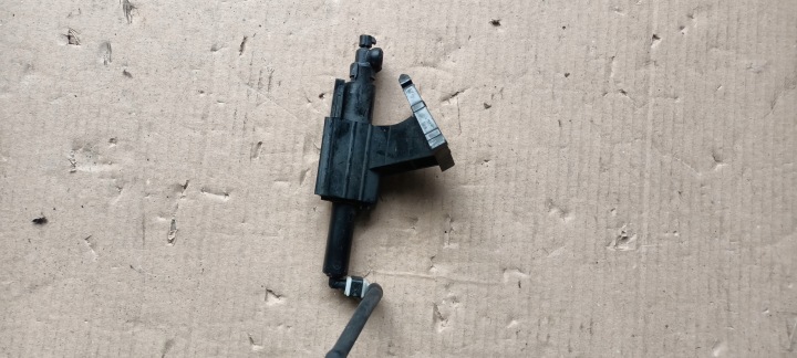 FOCUS MK3 LAVE-GLACE PHARES GAUCHE FORD F1EB-13L015-AA XÉNON