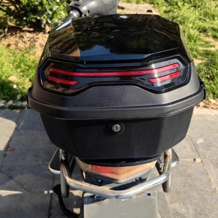 COFFRE COFFRE SUR CASQUE SCOOTER MOTOCYCLETTE 32L