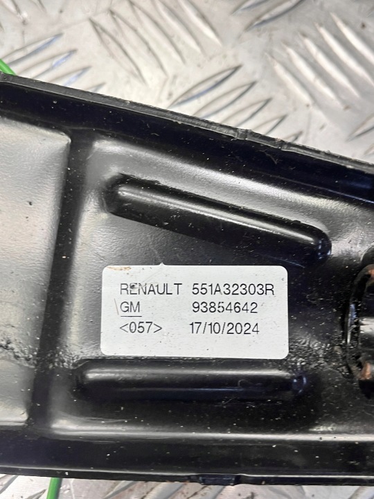 SUPPORT FIXATION TRAÎNEAU RENAULT TRAFIC III 3 RESTYLAGE LIFT IV 4 551A32303R