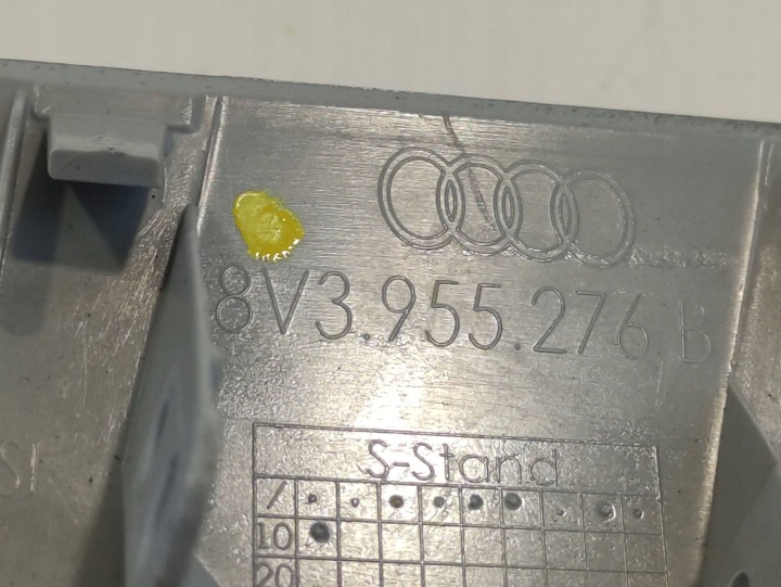 AUDI A3 8V BOUCHON LAVE-GLACE PHARES DROIT AVANT 8V3955276B