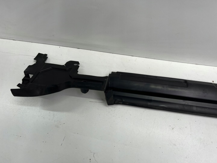 GUIDE D'AIR INFÉRIEURE ADMISSION BMW 5 G30 7383846