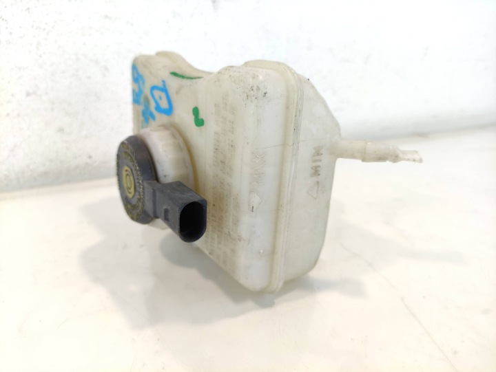 AUDI A4 B8 PRINCIPAL PISTON FREINS 8K0611301A