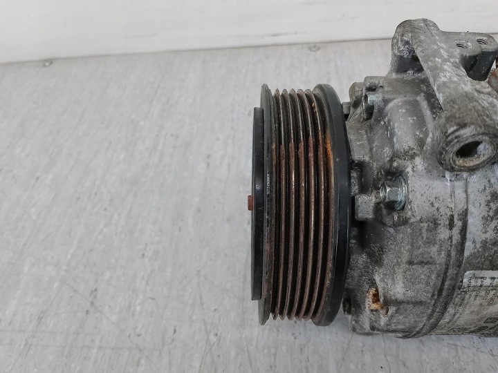 POMPE COMPRESSEUR DE CLIMATISATION AUDI A4 B6 240854 1.6 8V