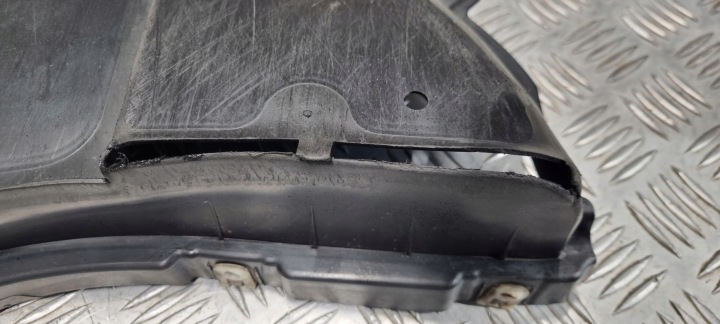 BMW G30 G31 TRIANGLE PROTECTION INFÉRIEURE PASSAGE DE ROUE GAUCHE AVANT 8060031