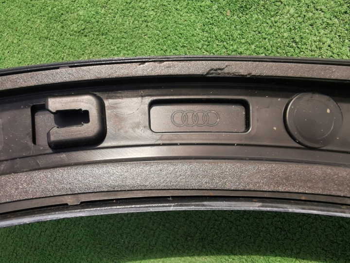 MOULURE SUR AILE GAUCHE ARRIÈRE ARRIÈRE AUDI Q4 E-TRON 89A 89A853817C 89A853817C