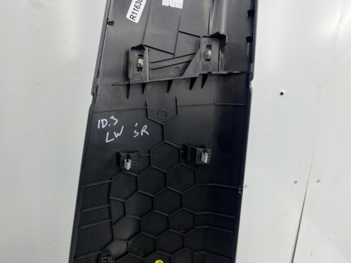 PLASTIQUE VW ID.3 ID3 GAUCHE CENTRALE PROTECTION MONTANTS SEUIL 10A867243A 10A867291B
