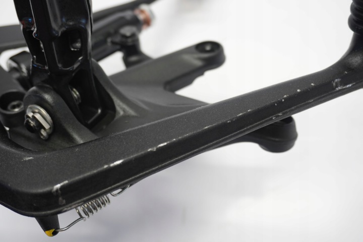 KTM 390 DUKE 24- SET PODNOZEK LEVIER RÉSERVOIR