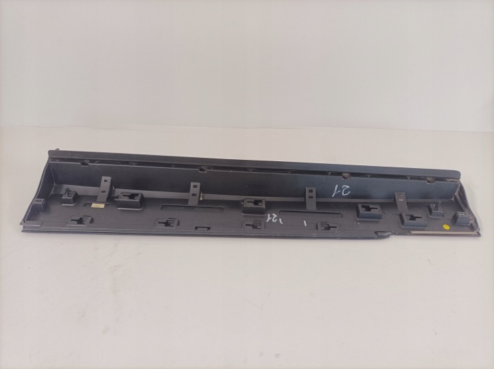 VW TIGUAN II R-LINE MOULURE PORTES DROIT AVANT 5NA854940AH