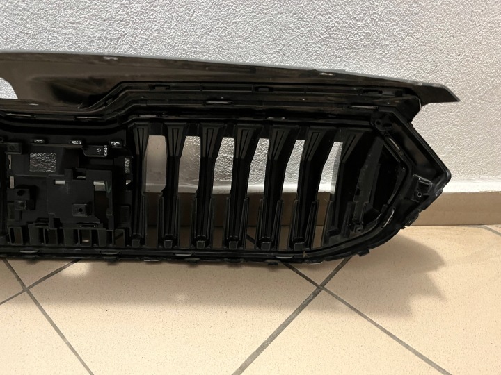 CALANDRE GRILLE GRILLE PARE-CHOCS SKODA SUPERB IV 4 3P0 24- 3P0853653A