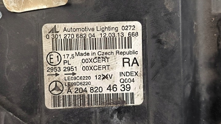 PHARE DROITE AVANT A2048204639 MERCEDES-BENZ C180