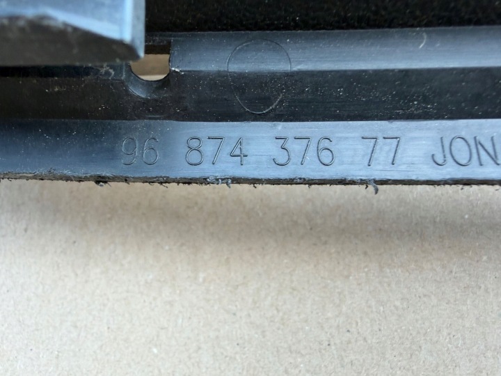 INFÉRIEURE GRILLE PARE-CHOCS AVANT AVANT PEUGEOT 5008 9687437677