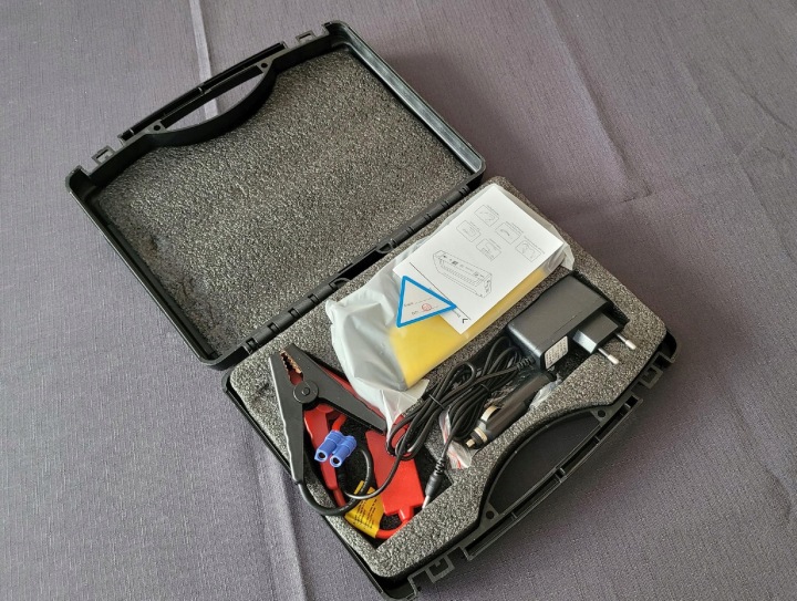 DISPOSITIF DÉMARRAGE JUMP DÉMARREUR BLOW 12800 MAH