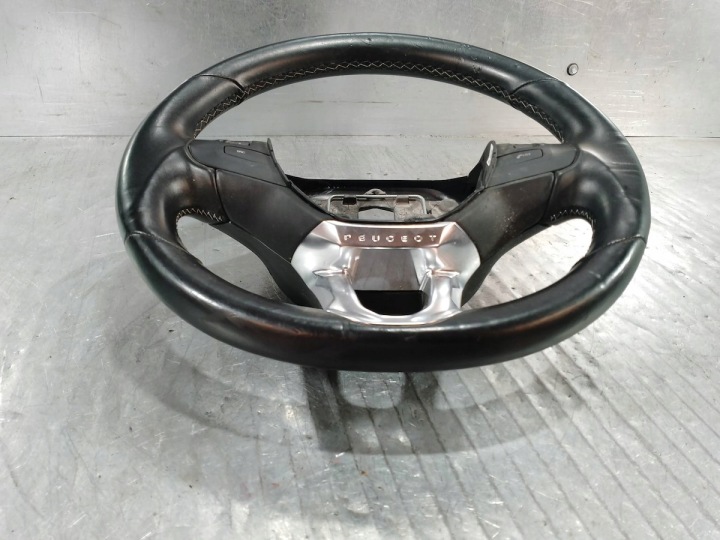 VOLANT MULTIFONCTIONNELLE PEUGEOT 208 6191373 6191372