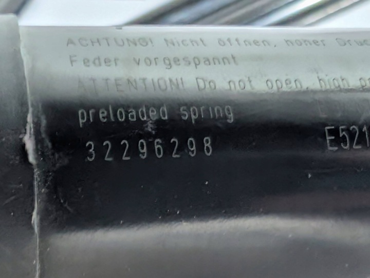 VOLVO V60 II SERVOMOTEUR COUVERCLES DE COFFRE COUVERCLES DE COFFRE 32357571