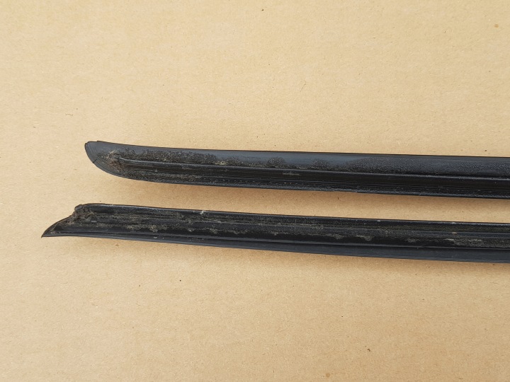 ENSEMBLE MOULURES VITRES SUPPORTS AVANT AUDI A3 8P 03-13 ORIGINAL BON ÉTAT