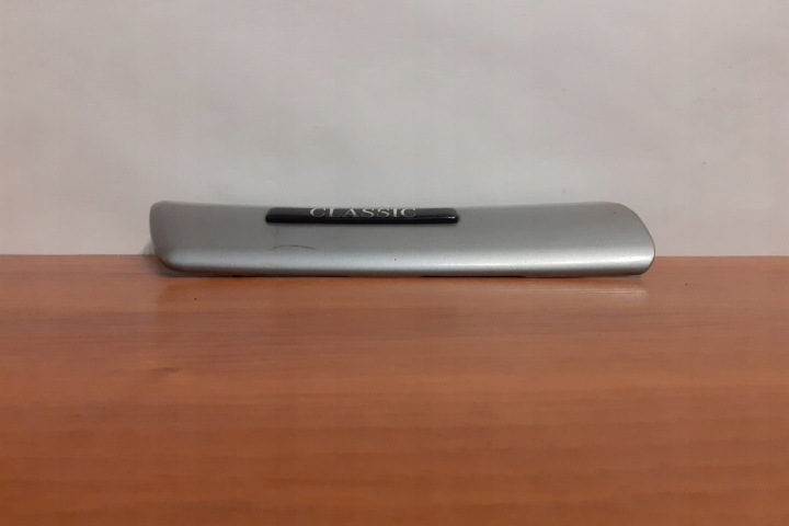 MOULURE AVANT GAUCHE GARDE-BOUE AUDI 100 (5000) 5911 1999
