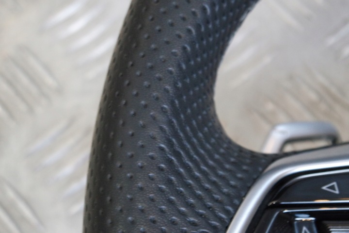 VOLANT CUIR PERFORÉE ARGENTÉE RIEN AUDI RS6 RS7 4K 4K0419508D R268